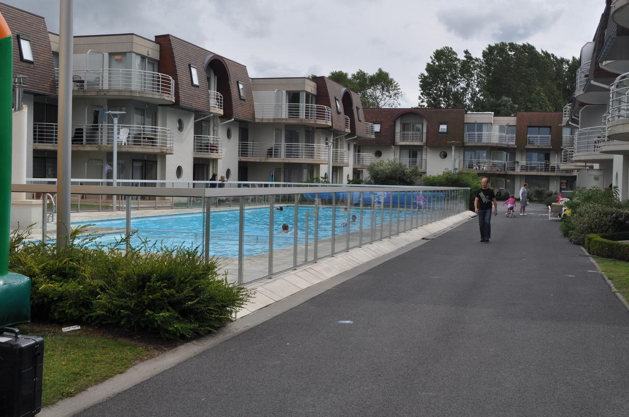 Blutsyde Lägenhet Bredene Exteriör bild