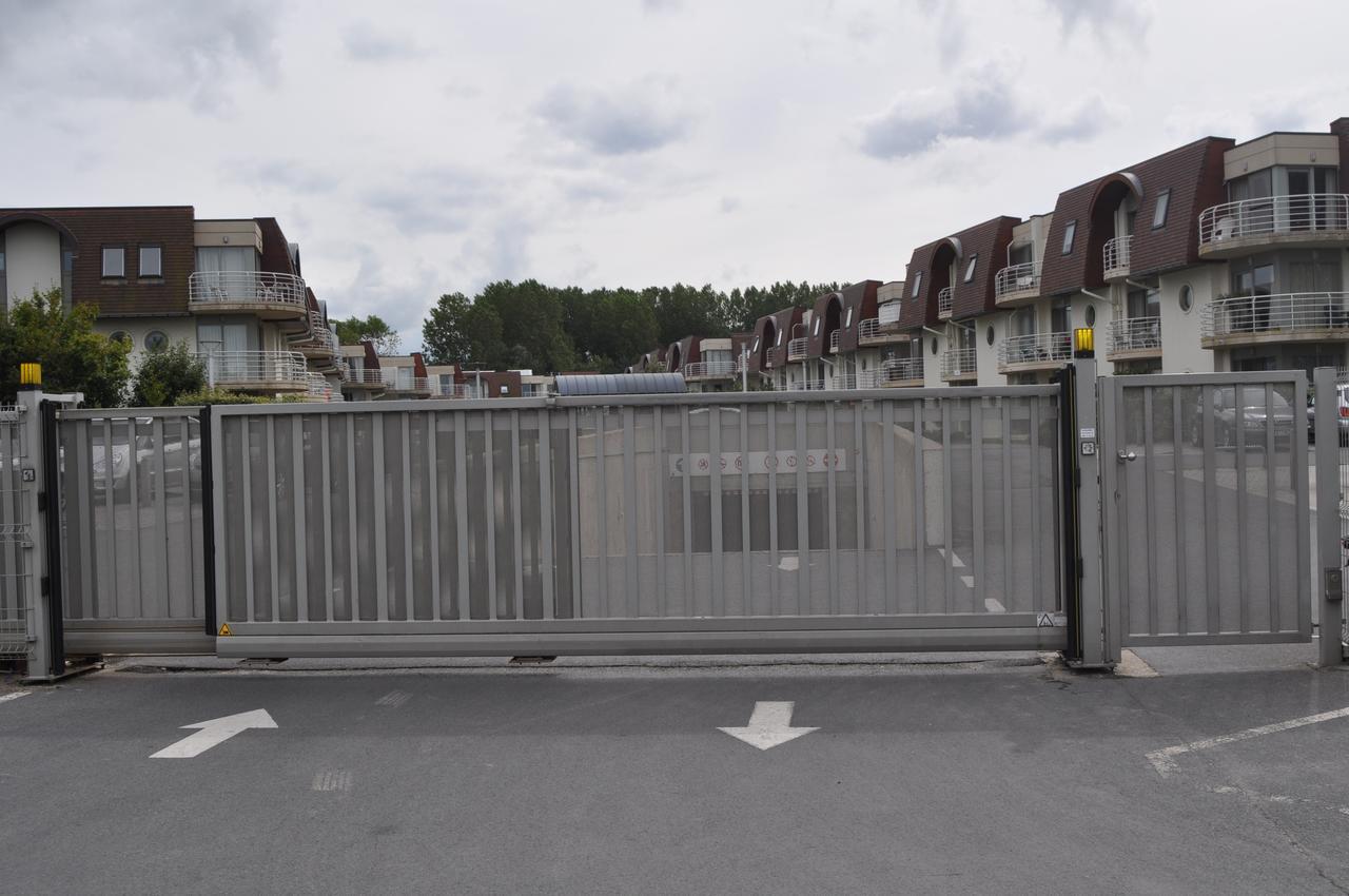 Blutsyde Lägenhet Bredene Exteriör bild